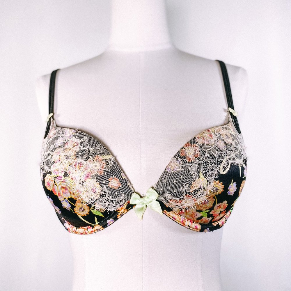Victoria’s Secret Very Sexy Floral & Lace Bra